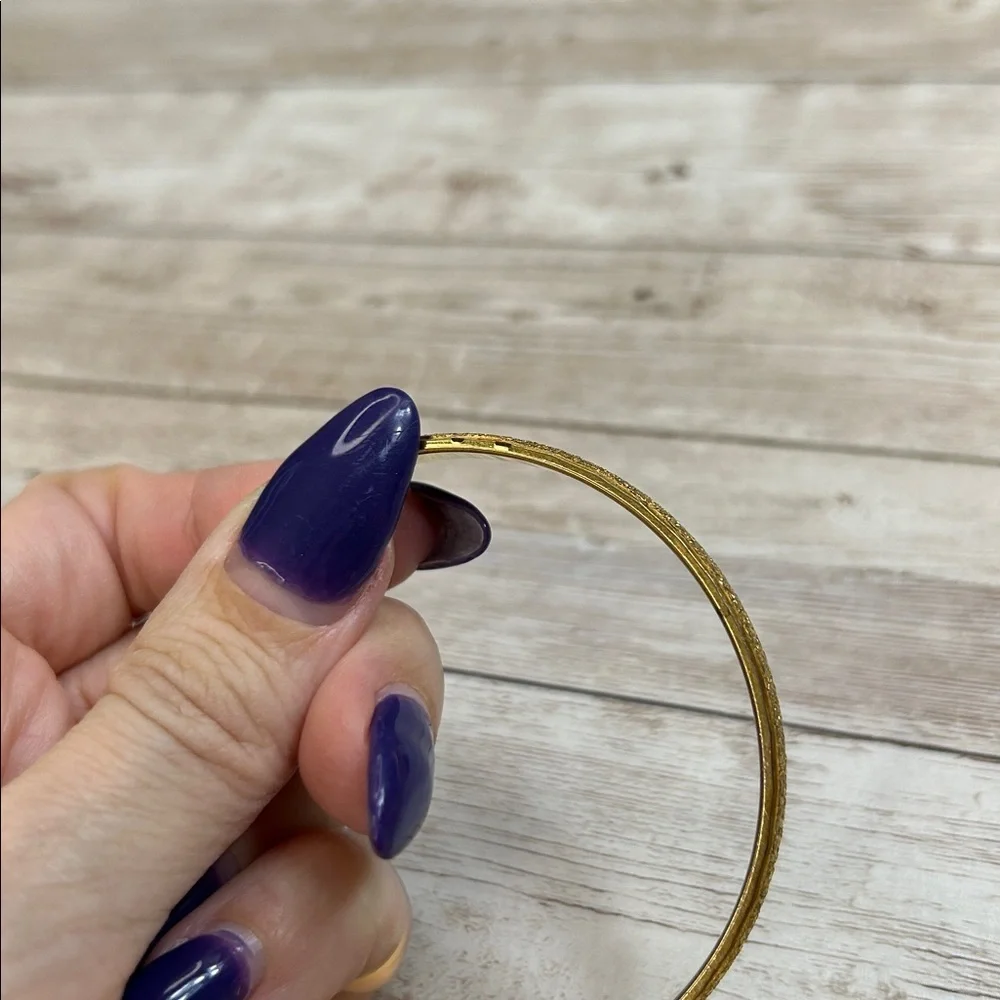 Monet elegant gold